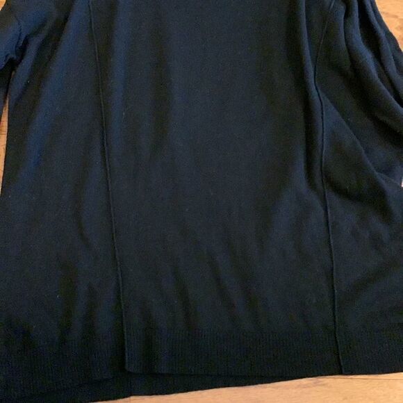 IsaacMizrahi Live Size large pull over sweater in black - Picture 8 of 8